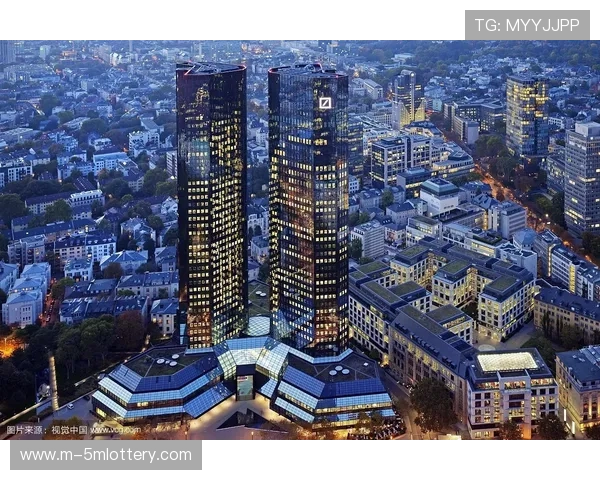 法兰克福德意志银行公园球场3-0门兴，克瑙夫阿迈穆尼-埃奇古亚布建功