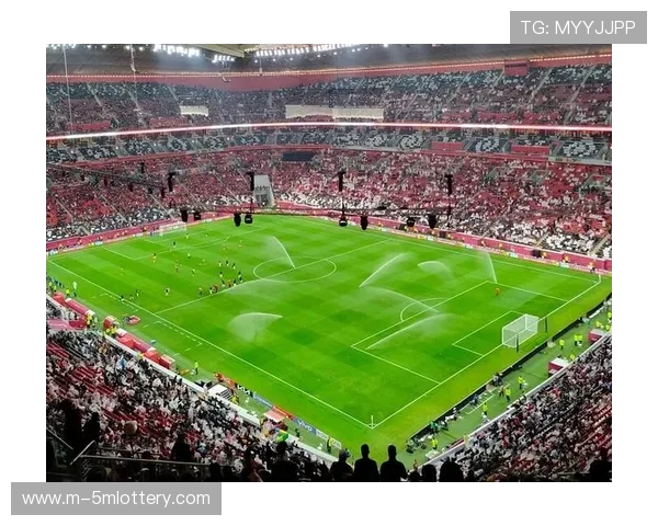 汉堡人民公园球场气氛热烈，主队两度领先险胜柏林联合